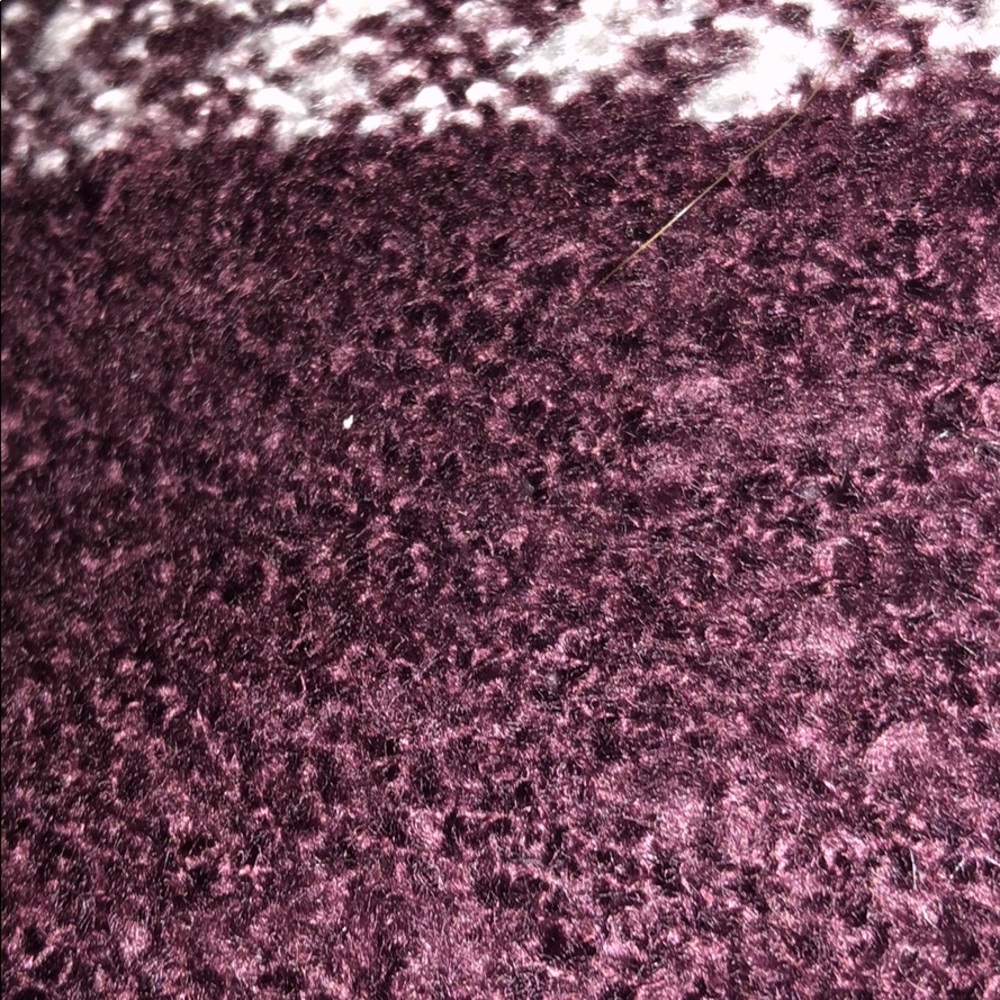 Large scarf. - Picture 2 of 2